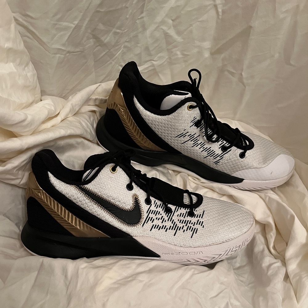 Nike Kyrie Flytrap 2 Metallic Gold kids shoes